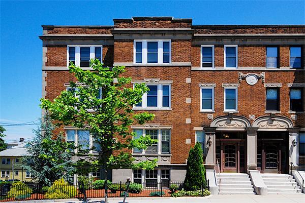 property at 2025 Commonwealth Ave