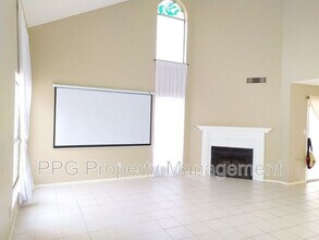 521 E Kristal Way in Phoenix, AZ - Building Photo - Building Photo