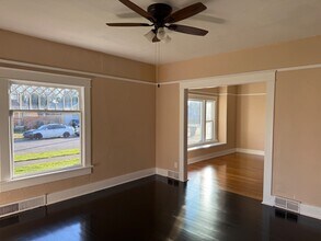 286 Park St in Lebanon, OR - Building Photo - Building Photo