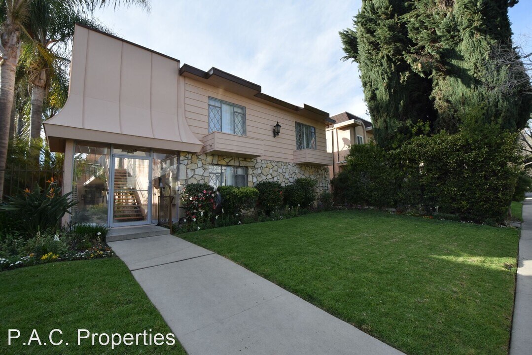 5321 Agnes Ave in Los Angeles, CA - Building Photo