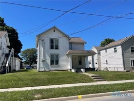 146 Manville Ave, Unit 146 Manville Ave. in Bowling Green, OH - Building Photo