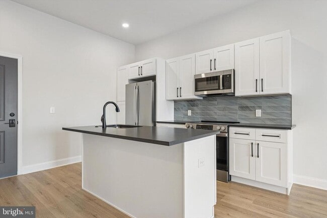 2153 E Lehigh Ave in Philadelphia, PA - Building Photo - Building Photo