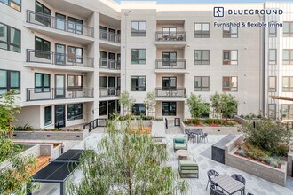 6701 Shellmound St in Emeryville, CA - Building Photo - Building Photo