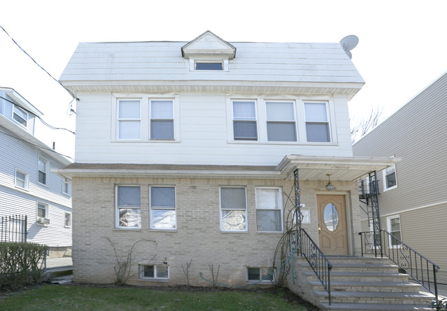 950 Grove St in Elizabeth, NJ - Building Photo - Building Photo