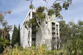 Palm Vista in Oxnard, CA - Foto de edificio - Building Photo