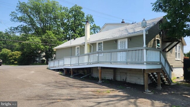 1601 Edgely Rd in Levittown, PA - Building Photo - Building Photo