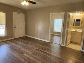 312 1-304 1/2 S Avenue G in Portales, NM - Building Photo - Building Photo