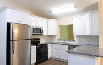 36 Rainstone Ln in Palm Coast, FL - Building Photo - Building Photo
