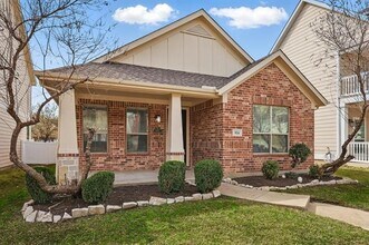 924 Charleston Ln in Savannah, TX - Foto de edificio - Building Photo