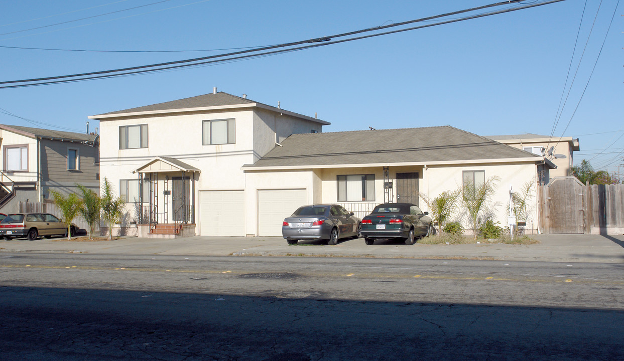 345-355 37th St in Richmond, CA - Building Photo