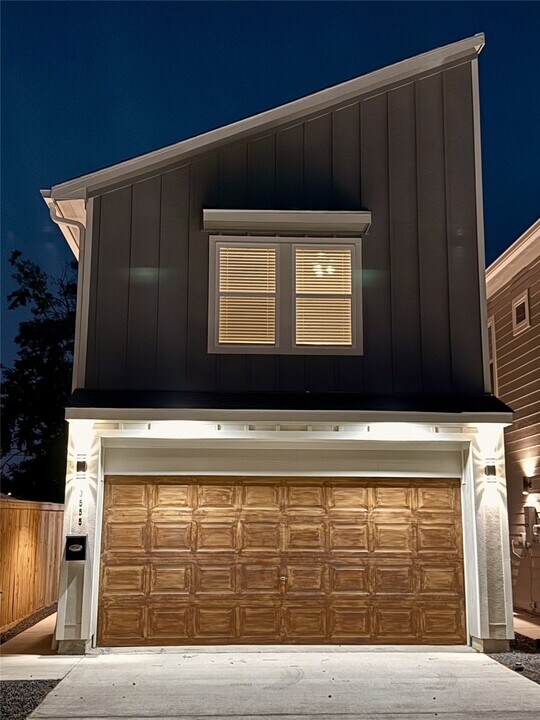 3555 Noah St in Houston, TX - Building Photo