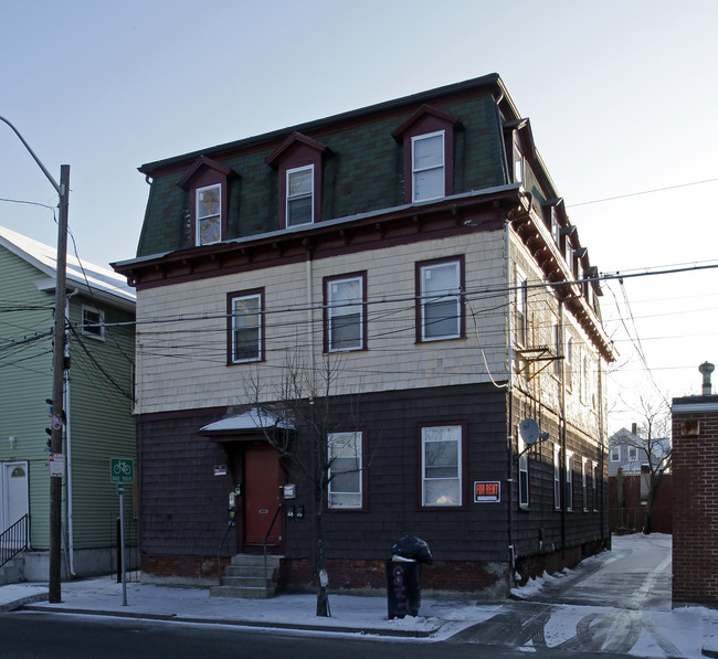 221 Valley St in Providence, RI - Foto de edificio - Building Photo