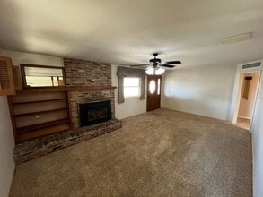 228 W Teapot Dome Ave in Porterville, CA - Building Photo - Building Photo