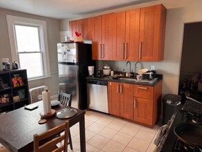 273 Cardinal Medeiros Ave, Unit 1 in Cambridge, MA - Foto de edificio - Building Photo