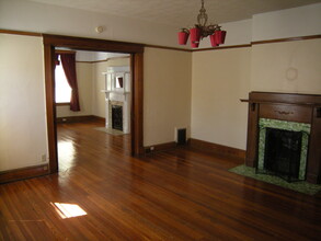 2310 Rohs St, Unit Apt. 2 in Cincinnati, OH - Building Photo - Building Photo