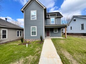 161 W Grand St in Jackson, TN - Building Photo