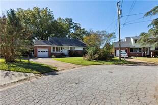 301 Pepper Mill Ct in Norfolk, VA - Building Photo