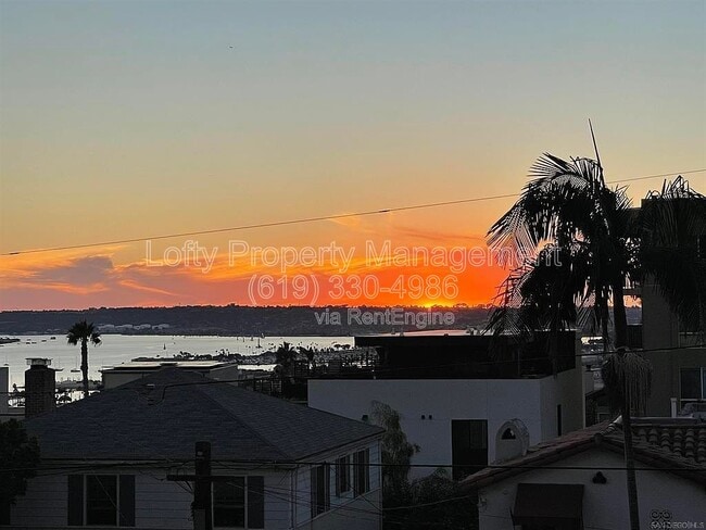 230 W Laurel St in San Diego, CA - Building Photo - Building Photo