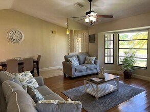 87 Mark Twain Ln in Rotonda West, FL - Building Photo - Building Photo