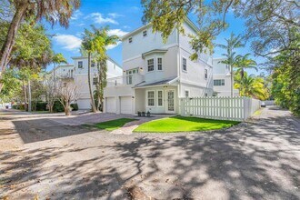1111 Waverly Rd in Fort Lauderdale, FL - Building Photo - Building Photo