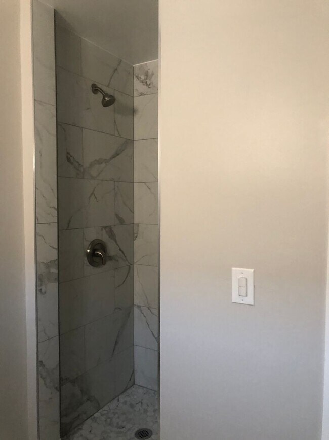 4145 GARTHWAITE AVE LLC