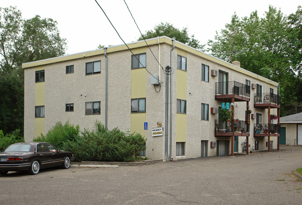 449 12th Ave N in South St. Paul, MN - Building Photo