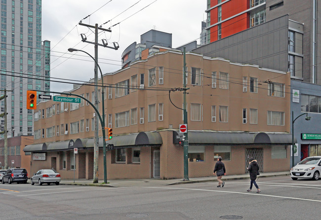 530 Drake St in Vancouver, BC - Building Photo - Primary Photo