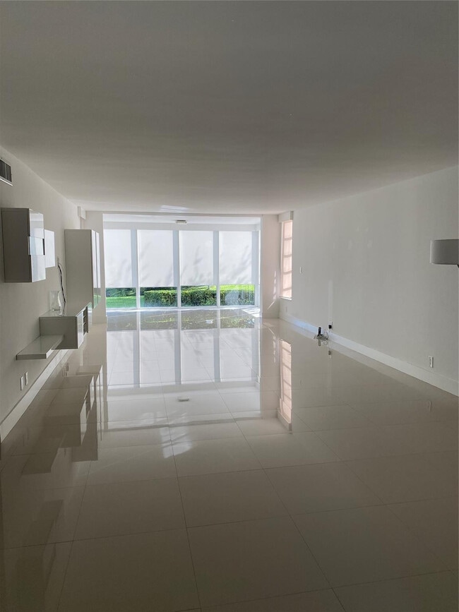 4280 Oaks Terrace in Pompano Beach, FL - Building Photo - Building Photo