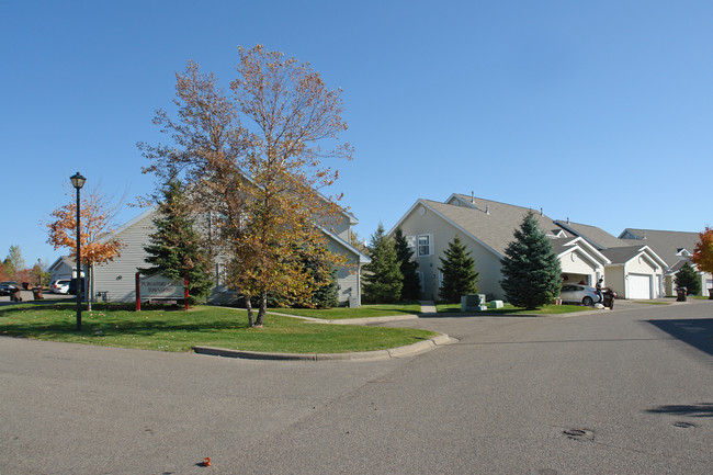 Purgatory Creek Townhomes in Eden Prairie, MN - Building Photo - Building Photo