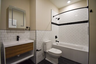 1030 N 48th St in Philadelphia, PA - Building Photo - Building Photo