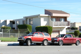 316 Commercial Ave in South San Francisco, CA - Building Photo - Building Photo