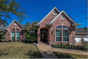 821 Plum Hollow Dr in College Station, TX - Building Photo