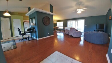 6568 Fern St in Navarre, FL - Building Photo - Building Photo