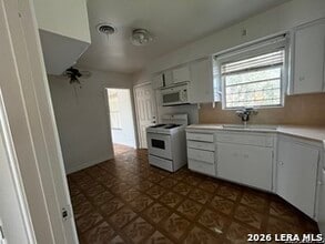 619 Shadywood Ln in San Antonio, TX - Building Photo - Building Photo