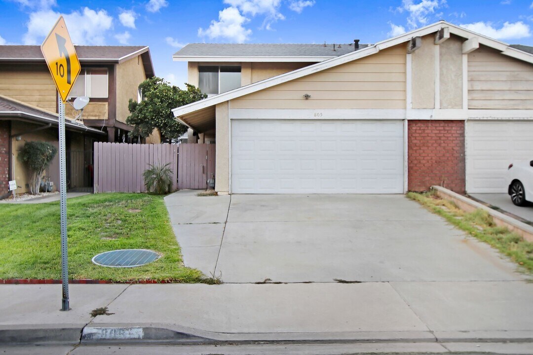 805 Quail Dr in Lake Elsinore, CA - Building Photo