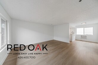 13910 Sayre St in Sylmar, CA - Foto de edificio - Building Photo