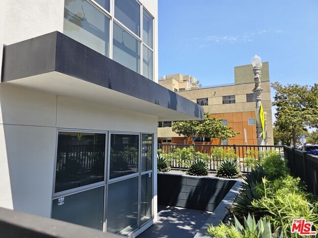property at 1617 Broadway