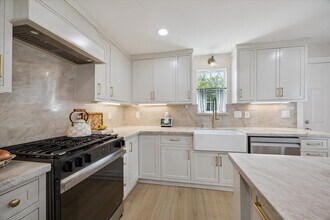 1410 E 32nd 1/2 St in Houston, TX - Building Photo - Building Photo