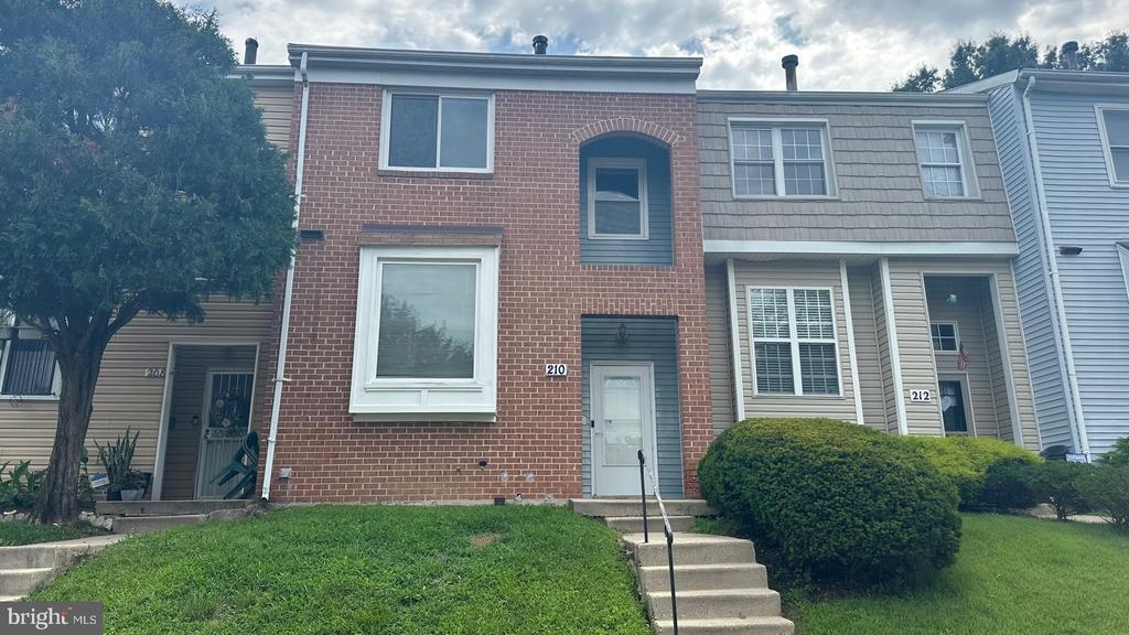 210 Castleton Terrace in Upper Marlboro, MD - Building Photo