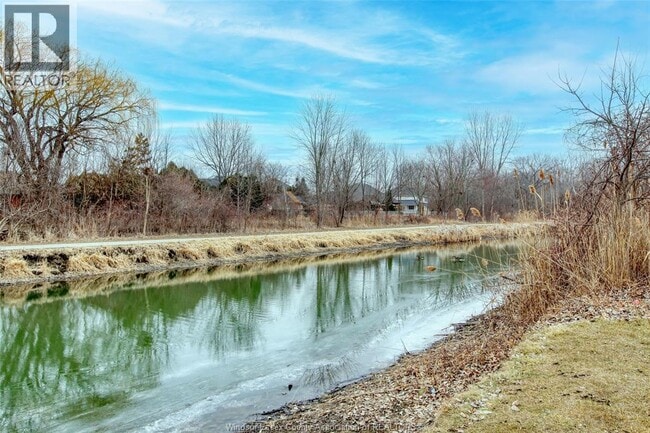 1220 Woodmont Crescent in Windsor, ON - Building Photo - Building Photo