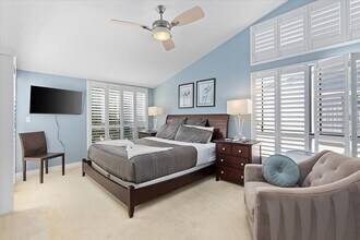 579 S Sierra Ave in Solana Beach, CA - Foto de edificio - Building Photo