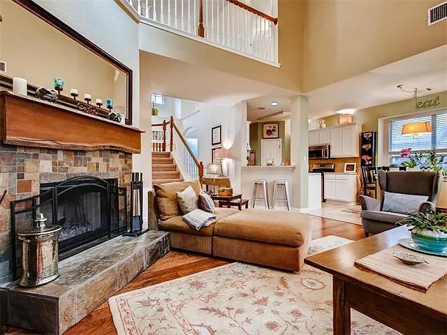 property at 2221 Speidel Dr