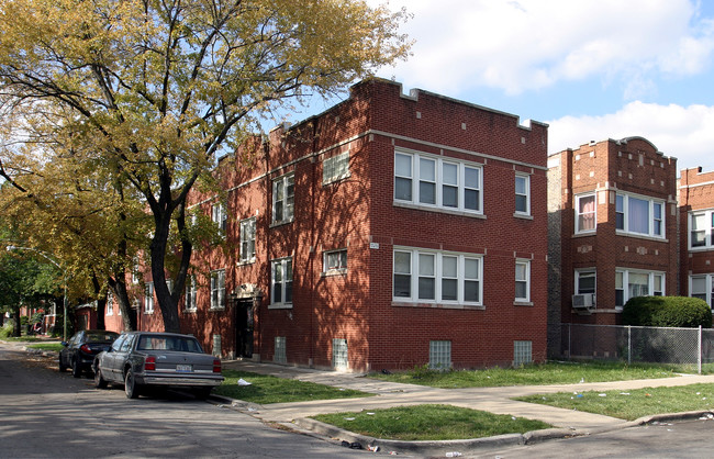 5102 W Thomas in Chicago, IL - Building Photo - Building Photo