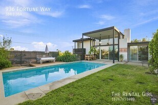 936 Fortune Way in Los Angeles, CA - Building Photo