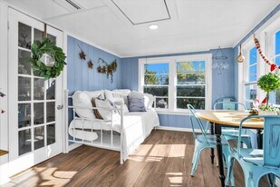 631 Clear Lake Rd in Clear Lake Shores, TX - Building Photo