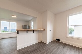 965 Industry St in Pittsburgh, PA - Building Photo - Building Photo