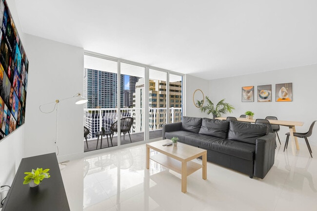 1200 Brickell Bay Dr