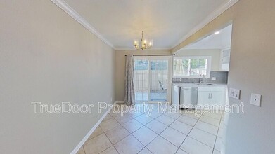 35 Streamwood in Irvine, CA - Building Photo - Building Photo