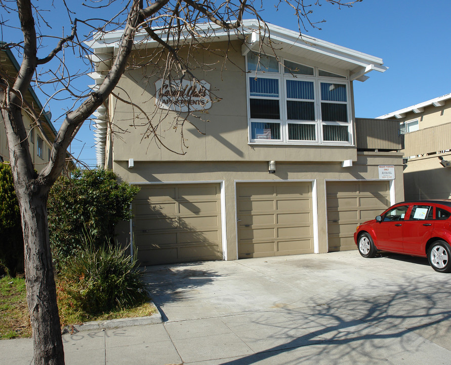 735 N Amphlett Blvd in San Mateo, CA - Building Photo