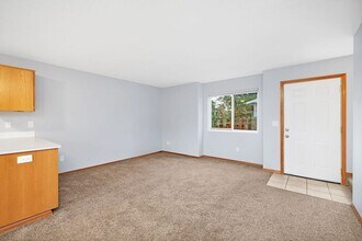 4518 SE 99th Ave in Portland, OR - Foto de edificio - Building Photo